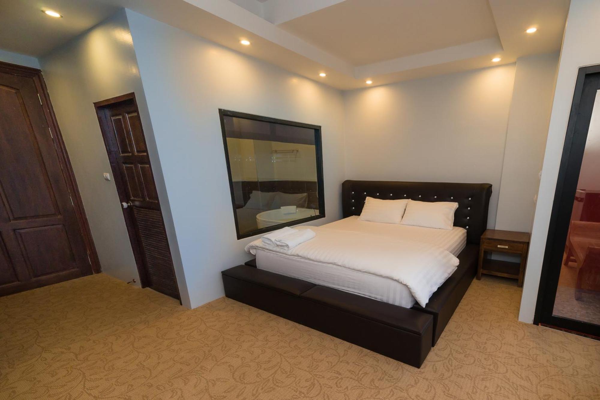 Thongtara House Boutique Srinakarin Hotell Bangkok Rum bild