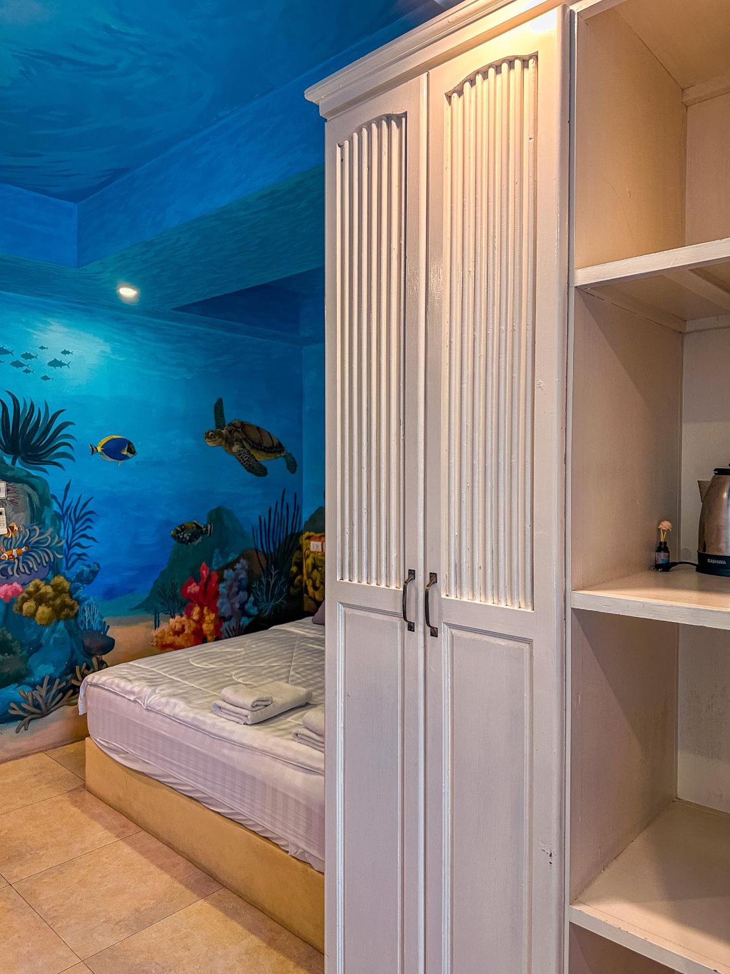 Thongtara House Boutique Srinakarin Hotell Bangkok Exteriör bild