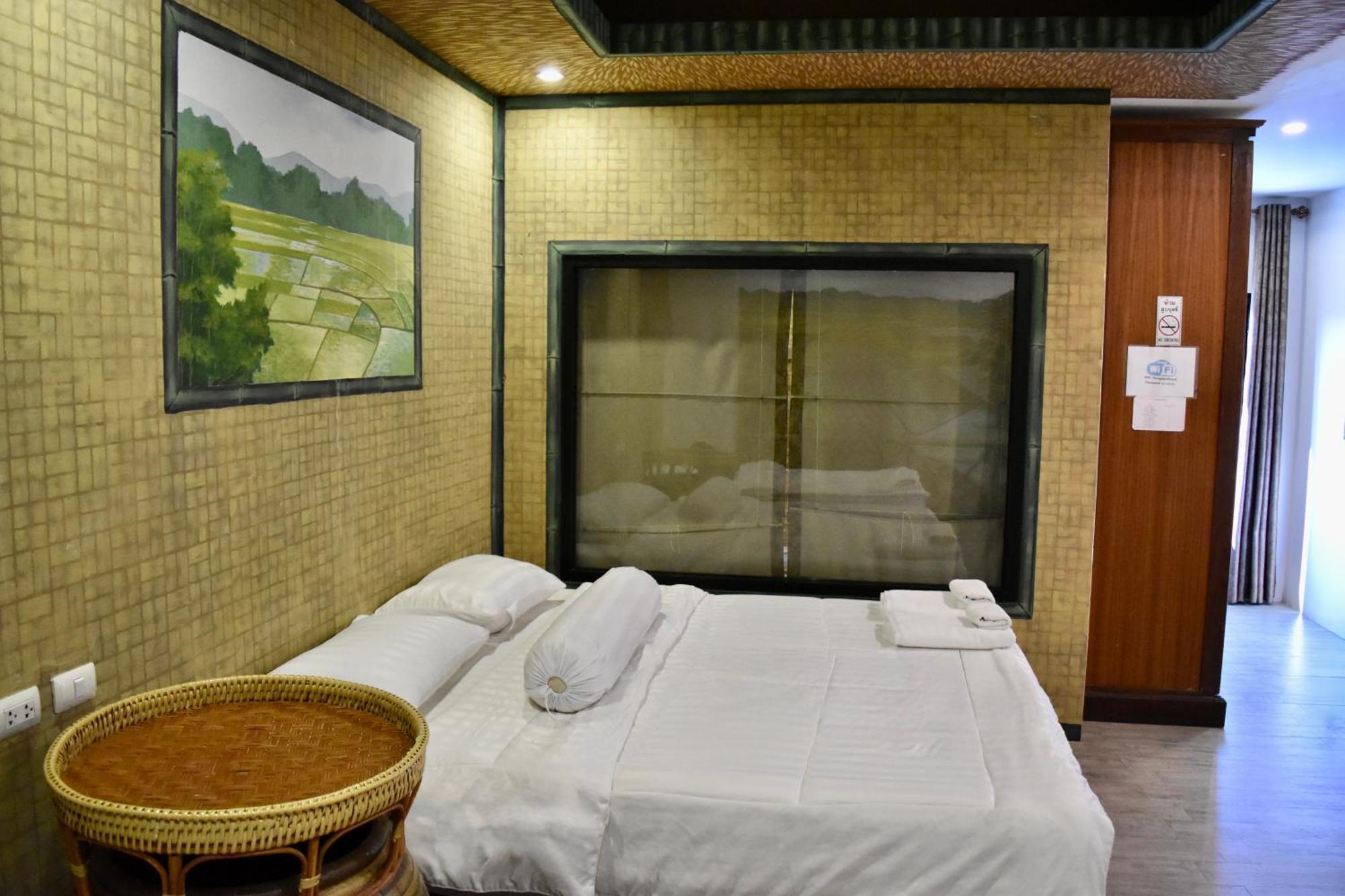 Thongtara House Boutique Srinakarin Hotell Bangkok Exteriör bild
