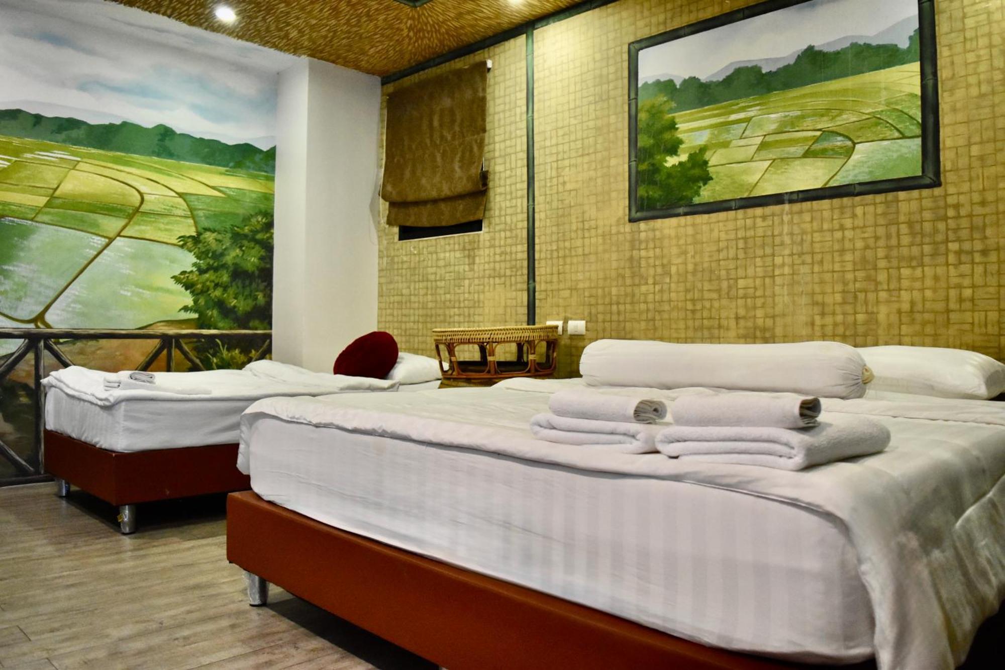 Thongtara House Boutique Srinakarin Hotell Bangkok Exteriör bild