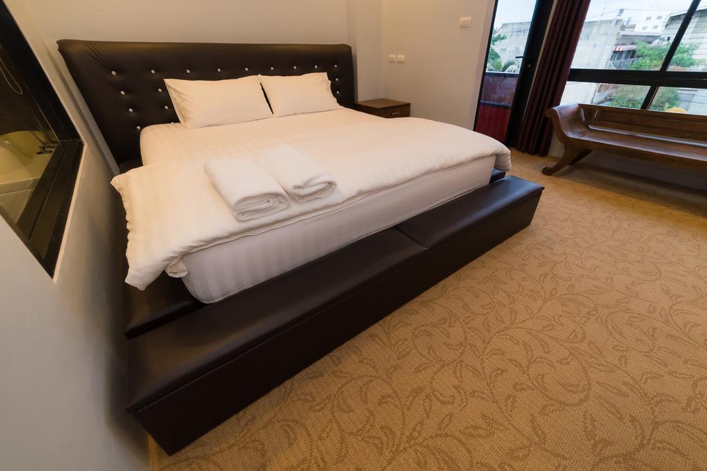 Thongtara House Boutique Srinakarin Hotell Bangkok Rum bild